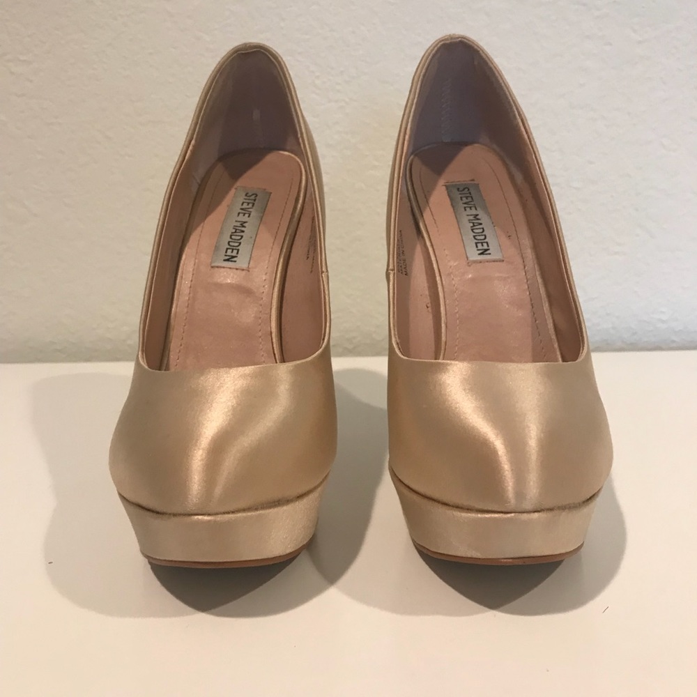 Shoes - Picture 4 of 5